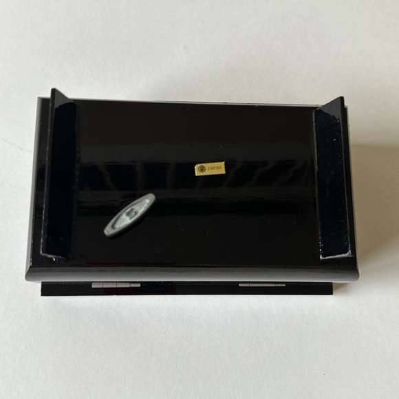 Black Japanese floral pattern lacquer musical jewelry box - Picture 8 of 10